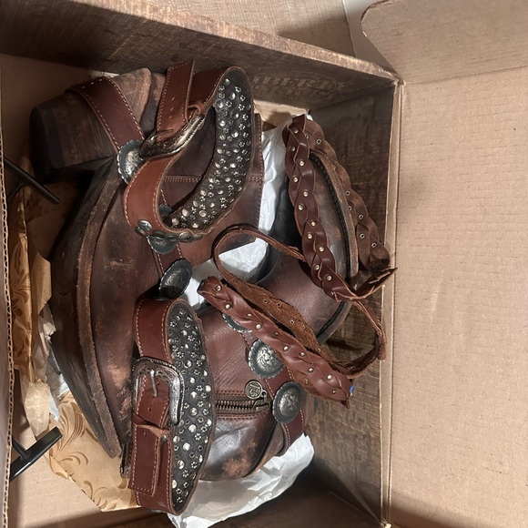 LIBERTY Black Brown Leather Ankle Boots - Picture 6 of 7